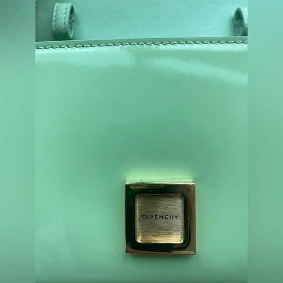 GIVENCHY 4G Pistachio Cross Bag. Brand new in box. Certificate and dust bag - Picture 14 of 15